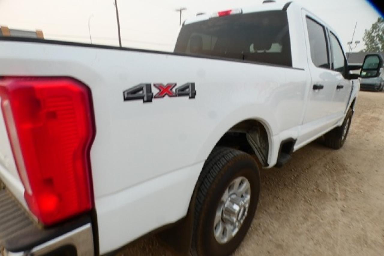 2023 Ford F-350 XLT 4WD Crew Cab 6.75' Box w/BUC - Photo #38