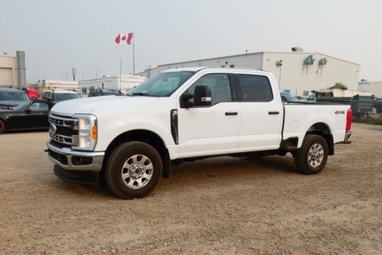 2023 Ford F-350 XLT 4WD Crew Cab 6.75' Box w/BUC - Photo #2