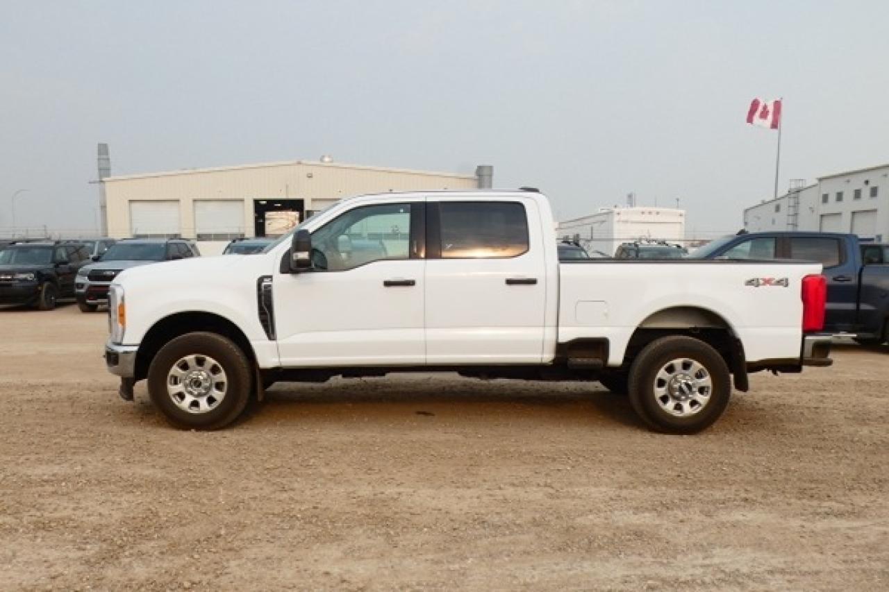 2023 Ford F-350 XLT 4WD Crew Cab 6.75' Box w/BUC - Photo #1