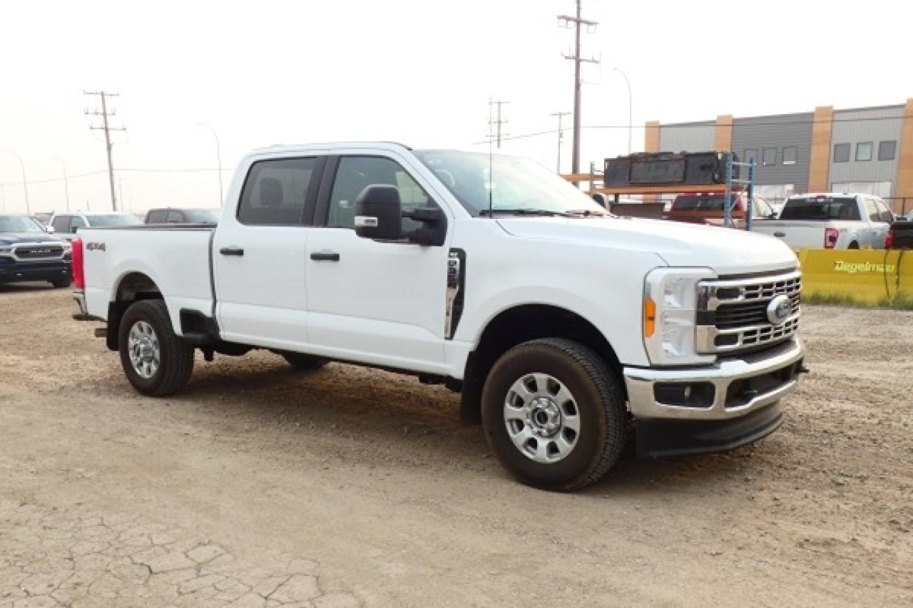 2023 Ford F-350 XLT 4WD Crew Cab 6.75' Box w/BUC - Photo #4