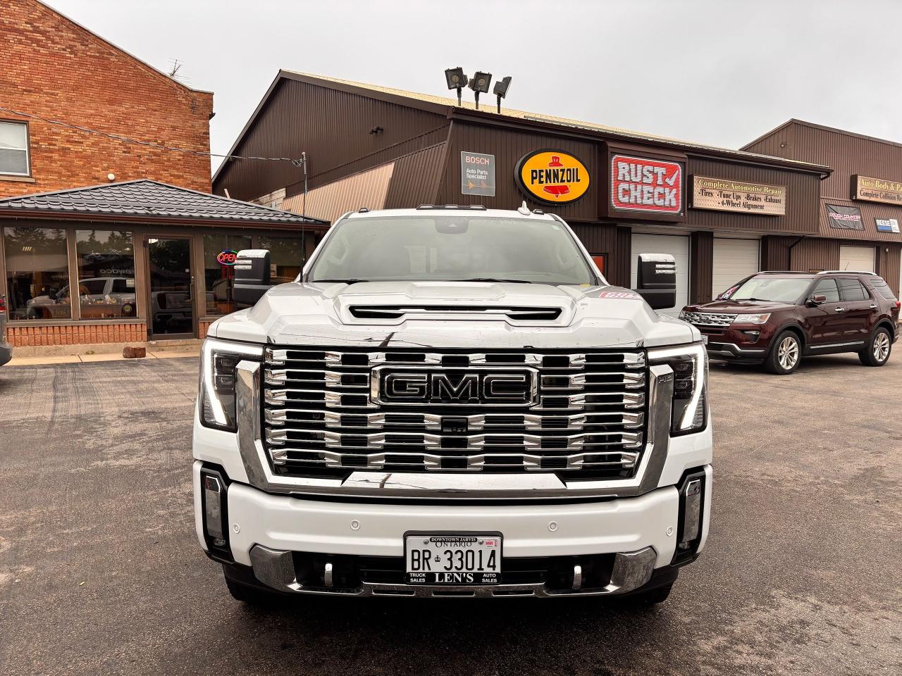 2024 GMC Sierra 3500 Fully Financeable, Like Brand New Photo