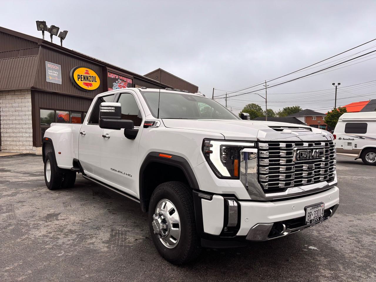 2024 GMC Sierra 3500 Fully Financeable, Like Brand New