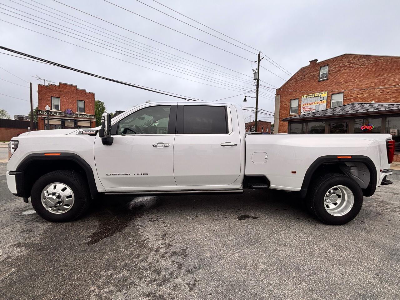 2024 GMC Sierra 3500 Fully Financeable, Like Brand New