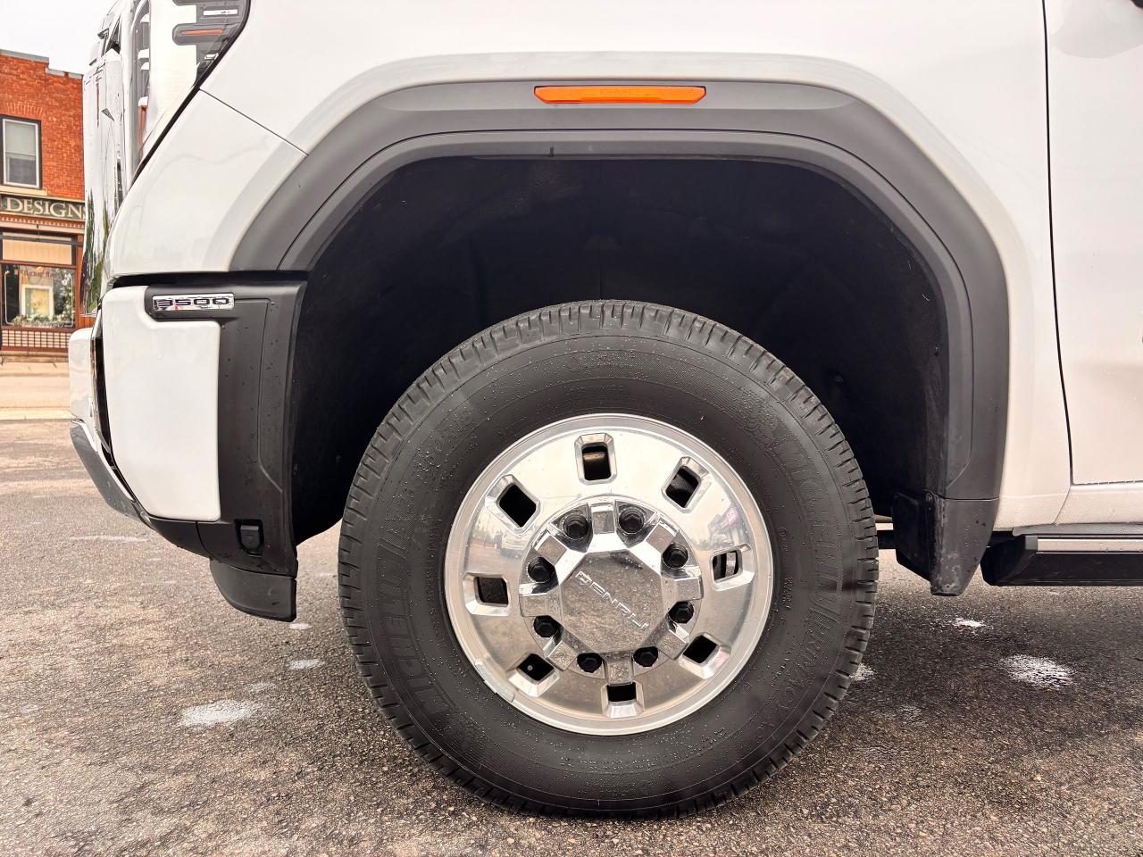 2024 GMC Sierra 3500 Fully Financeable, Like Brand New