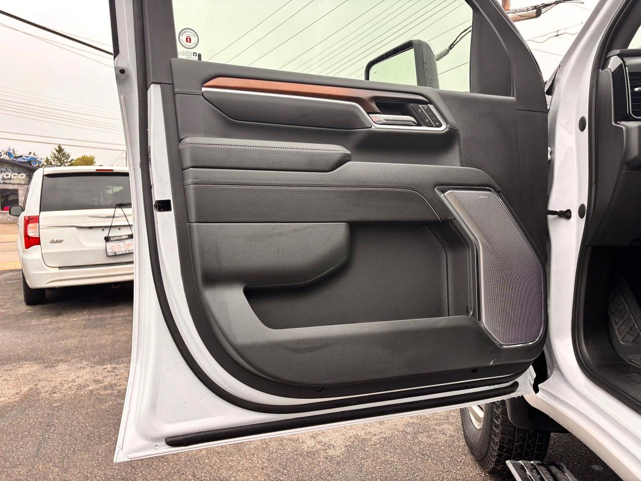 2024 GMC Sierra 3500 Fully Financeable, Like Brand New