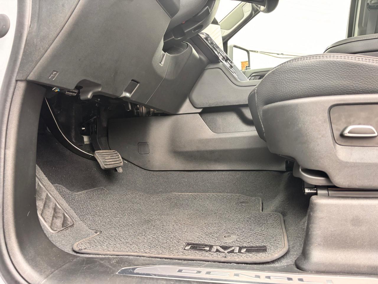 2024 GMC Sierra 3500 Fully Financeable, Like Brand New Photo