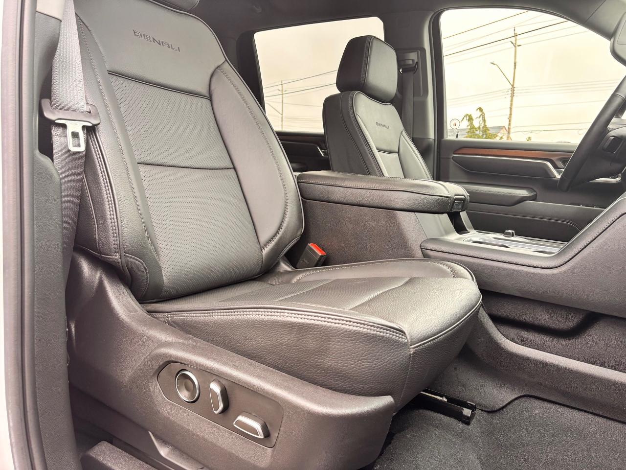 2024 GMC Sierra 3500 Fully Financeable, Like Brand New Photo