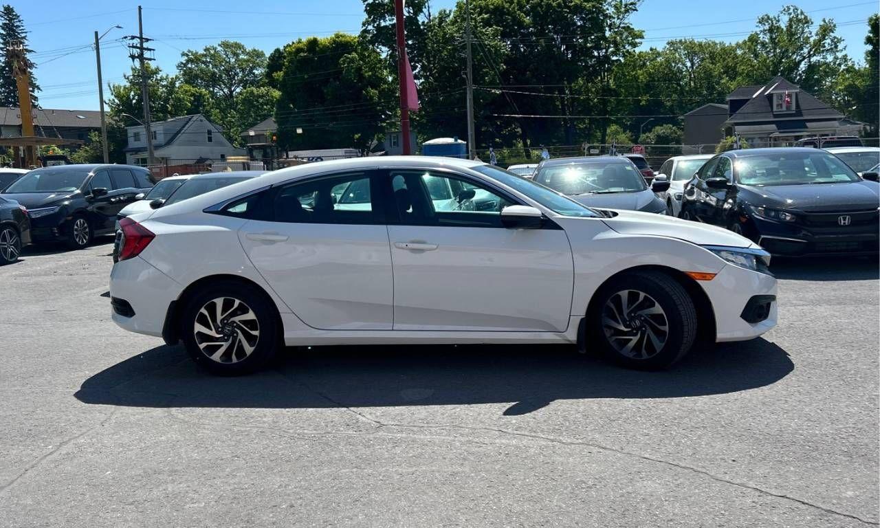 2018 Honda Civic SE - Photo #3