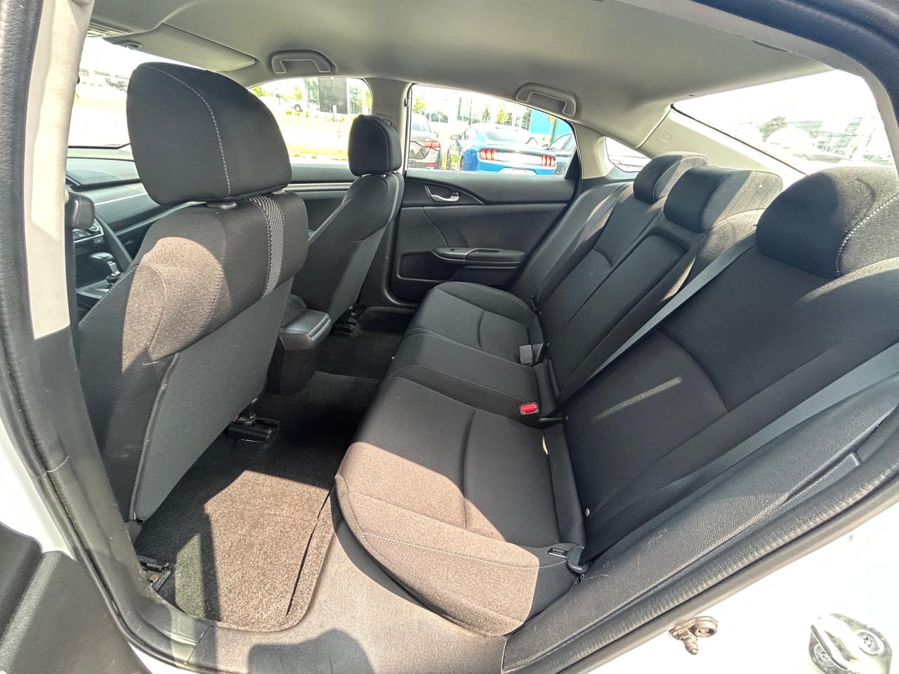 2018 Honda Civic SE - Photo #9