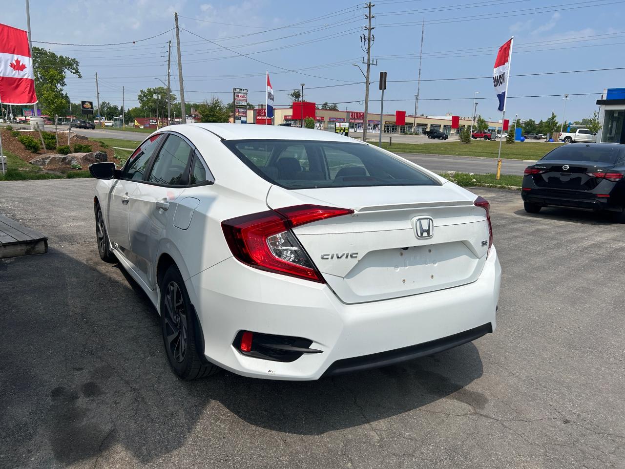 2018 Honda Civic SE - Photo #2