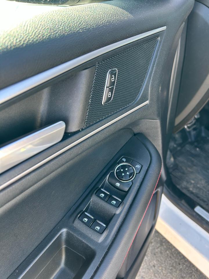 2021 Ford Edge ST Line - Photo #5