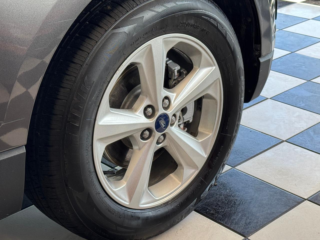 2017 Ford Edge SE+Camera+Bluetooth+A/C+ACCIDENT FREE Photo