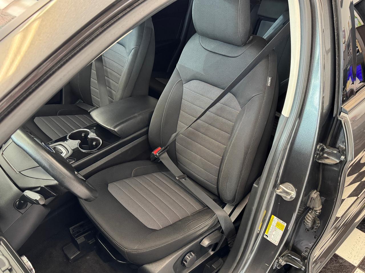 2017 Ford Edge SE+Camera+Bluetooth+A/C+ACCIDENT FREE Photo