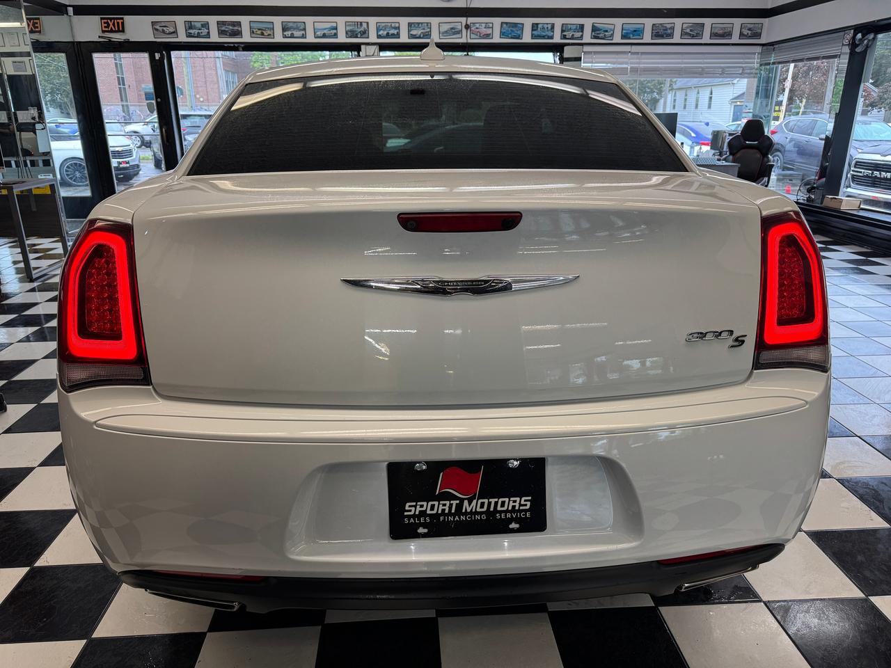 2019 Chrysler 300 300S+New Brakes+Tires+Alloy+ApplePlay+Remote Start Photo