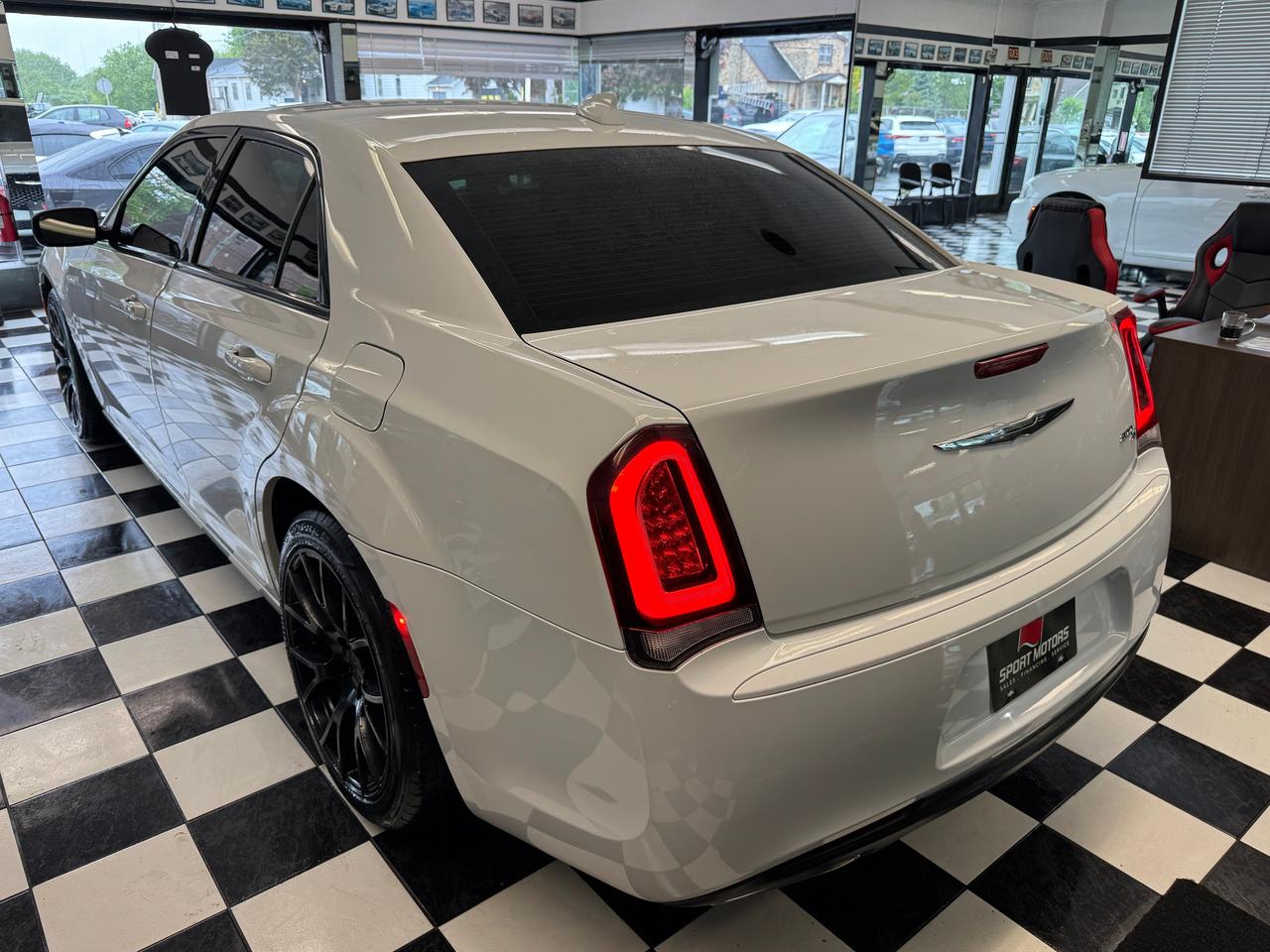 2019 Chrysler 300 300S+New Brakes+Tires+Alloy+ApplePlay+Remote Start Photo3