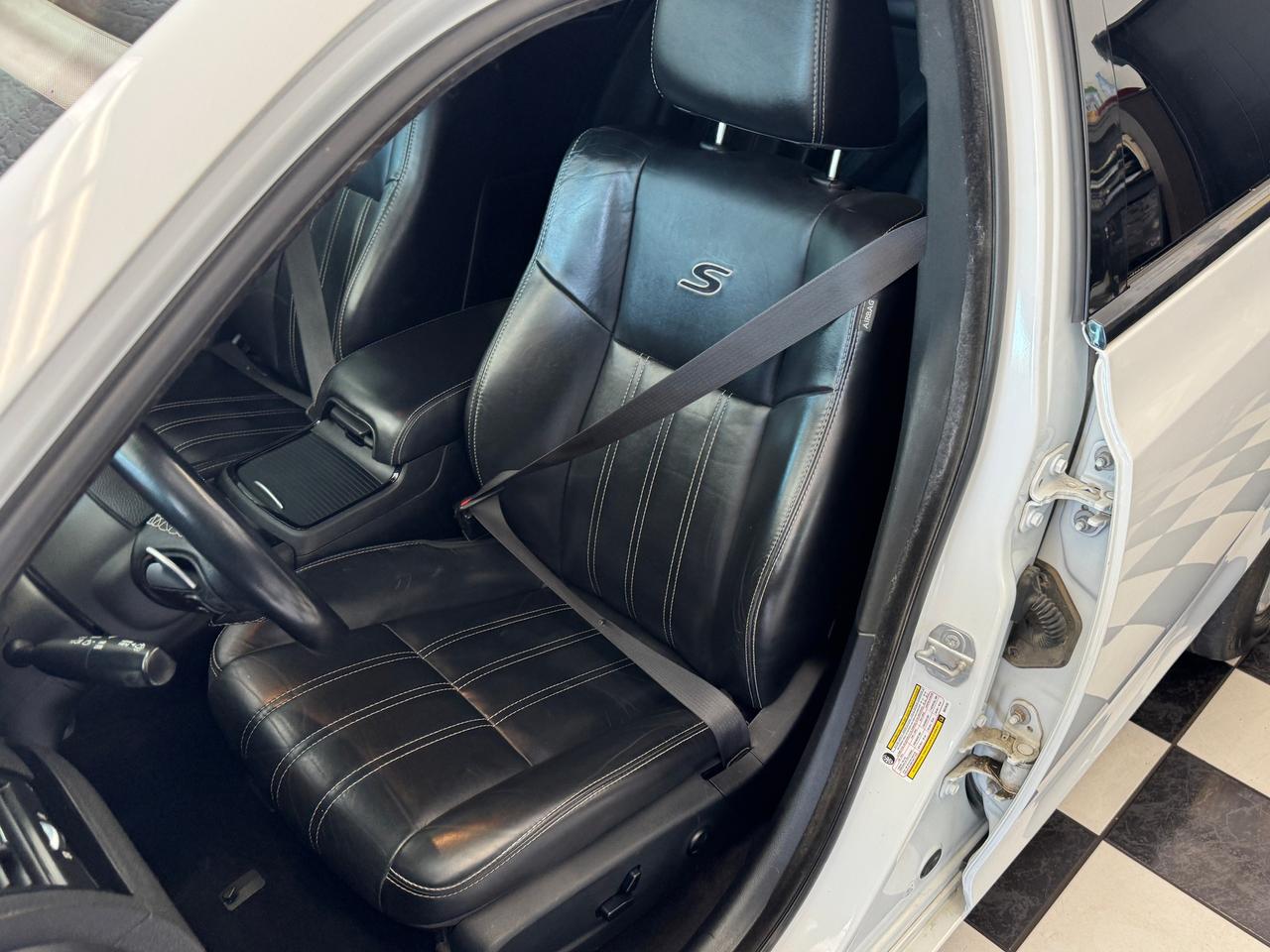 2019 Chrysler 300 300S+New Brakes+Tires+Alloy+ApplePlay+Remote Start Photo