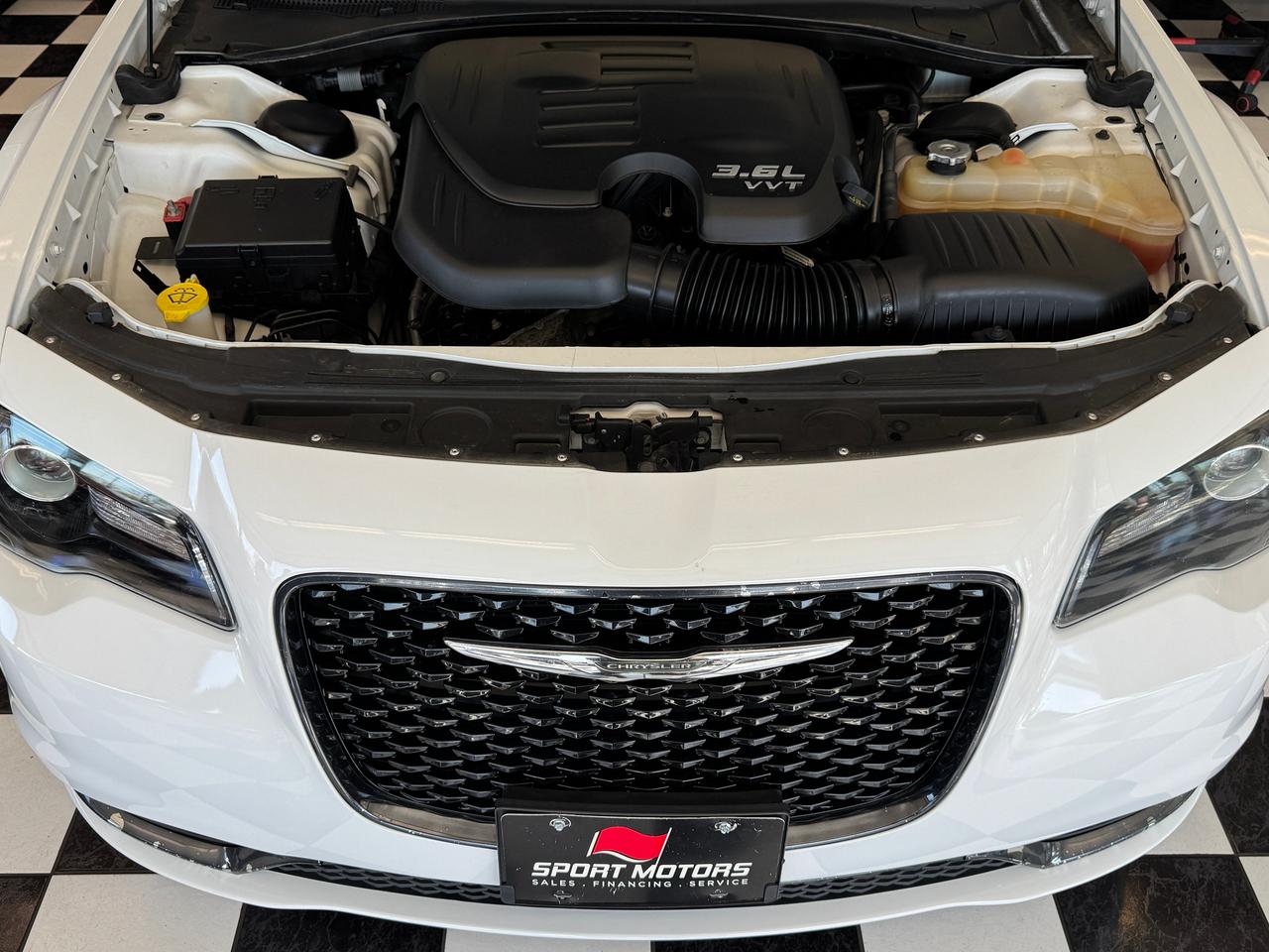 2019 Chrysler 300 300S+New Brakes+Tires+Alloy+ApplePlay+Remote Start Photo