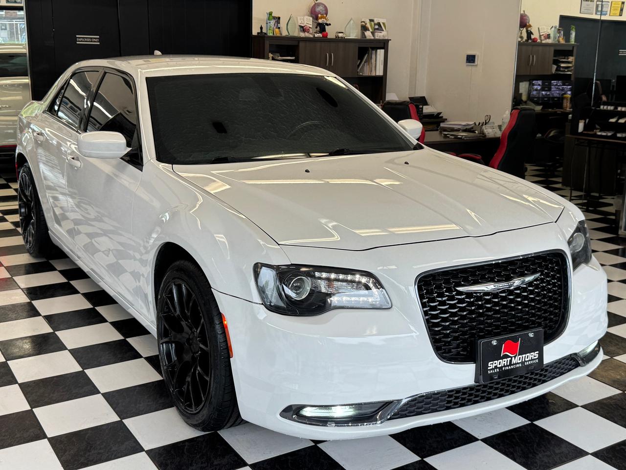 2019 Chrysler 300 300S+New Brakes+Tires+Alloy+ApplePlay+Remote Start Photo