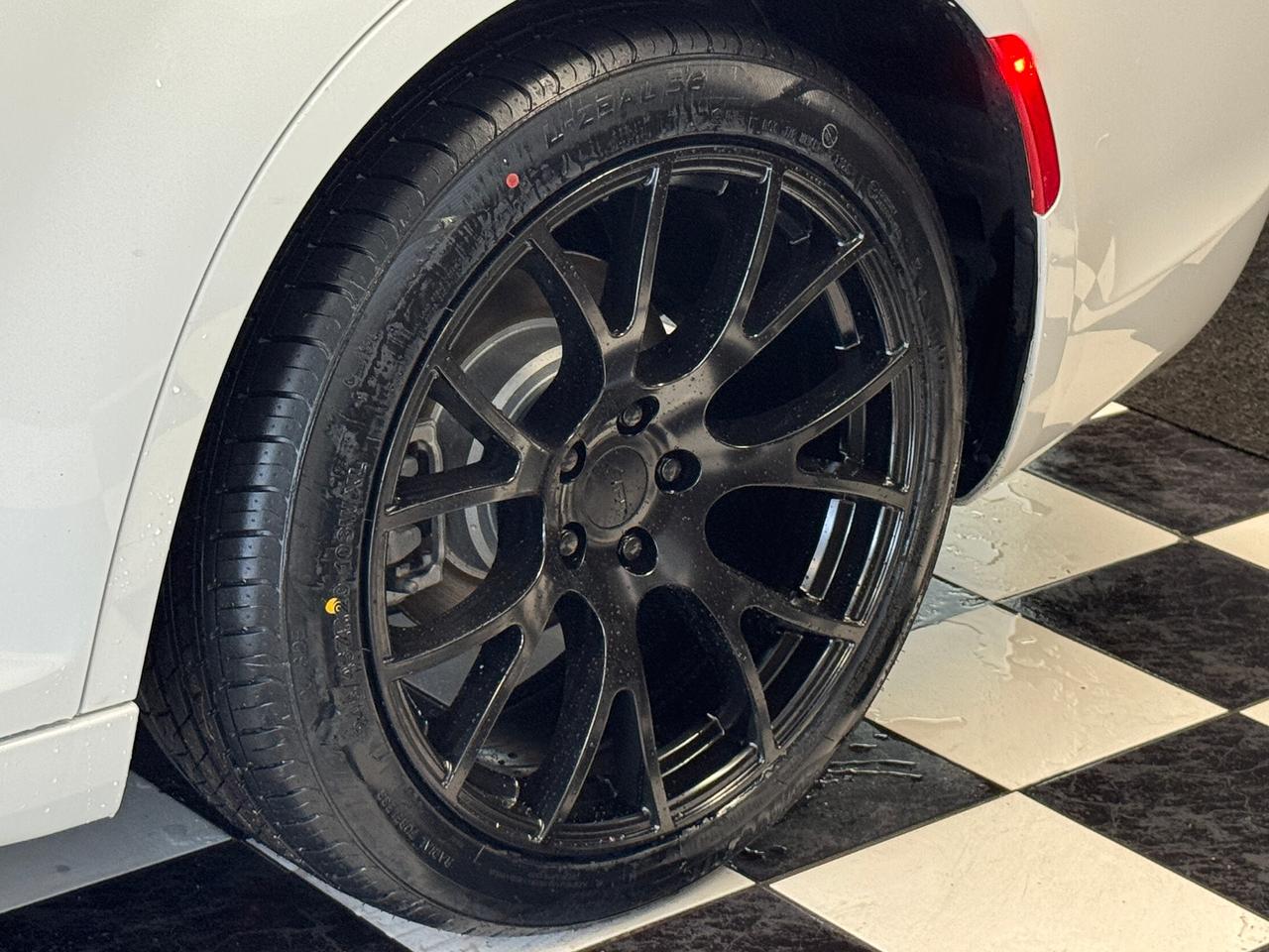 2019 Chrysler 300 300S+New Brakes+Tires+Alloy+ApplePlay+Remote Start Photo