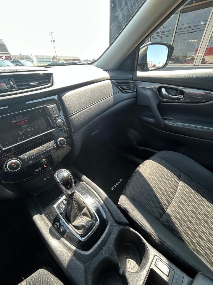 2019 Nissan Rogue S - Photo #10