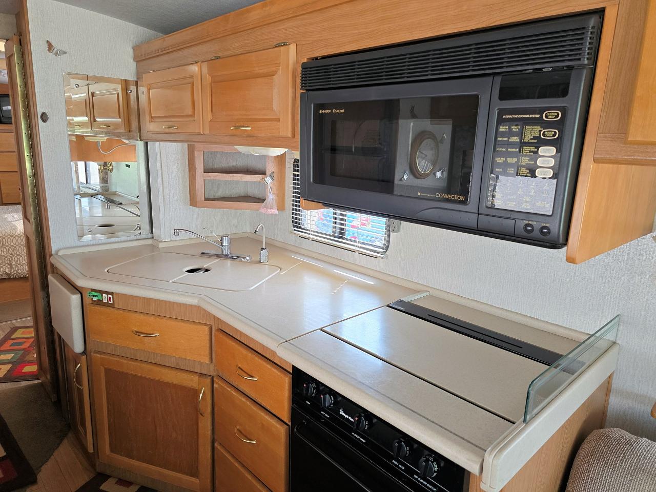 1999 Fleetwood Southwind 36 FOOT- DUAL SLIDES - 2 ROOF A/C - Photo #11