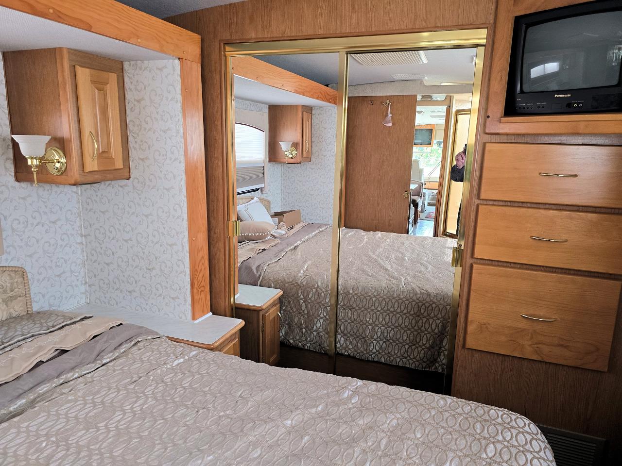 1999 Fleetwood Southwind 36 FOOT- DUAL SLIDES - 2 ROOF A/C - Photo #20