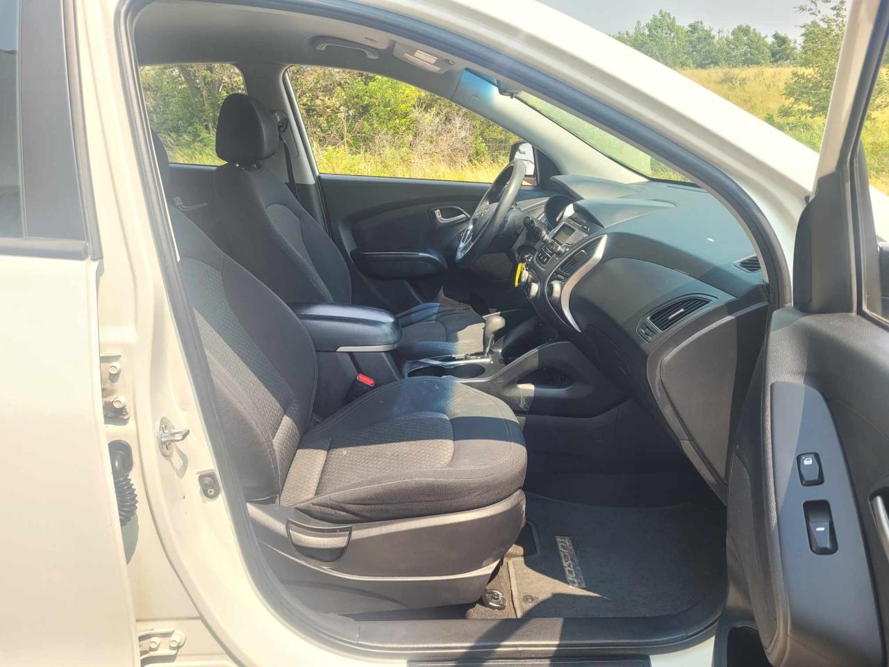 2012 Hyundai Tucson GL Photo6