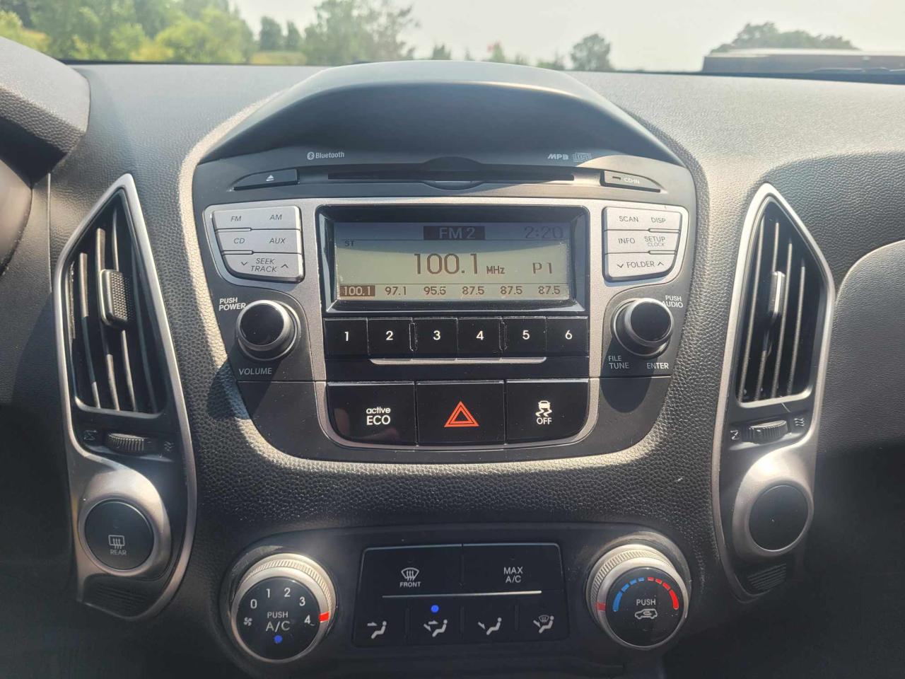 2012 Hyundai Tucson GL Photo11