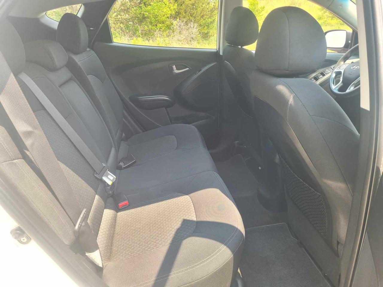 2012 Hyundai Tucson GL Photo8