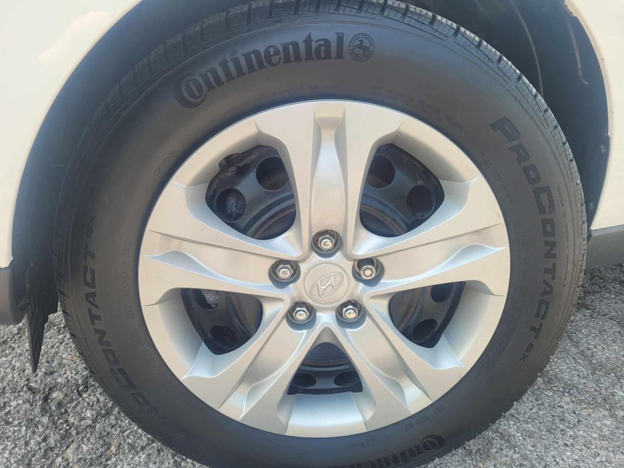 2012 Hyundai Tucson GL Photo5