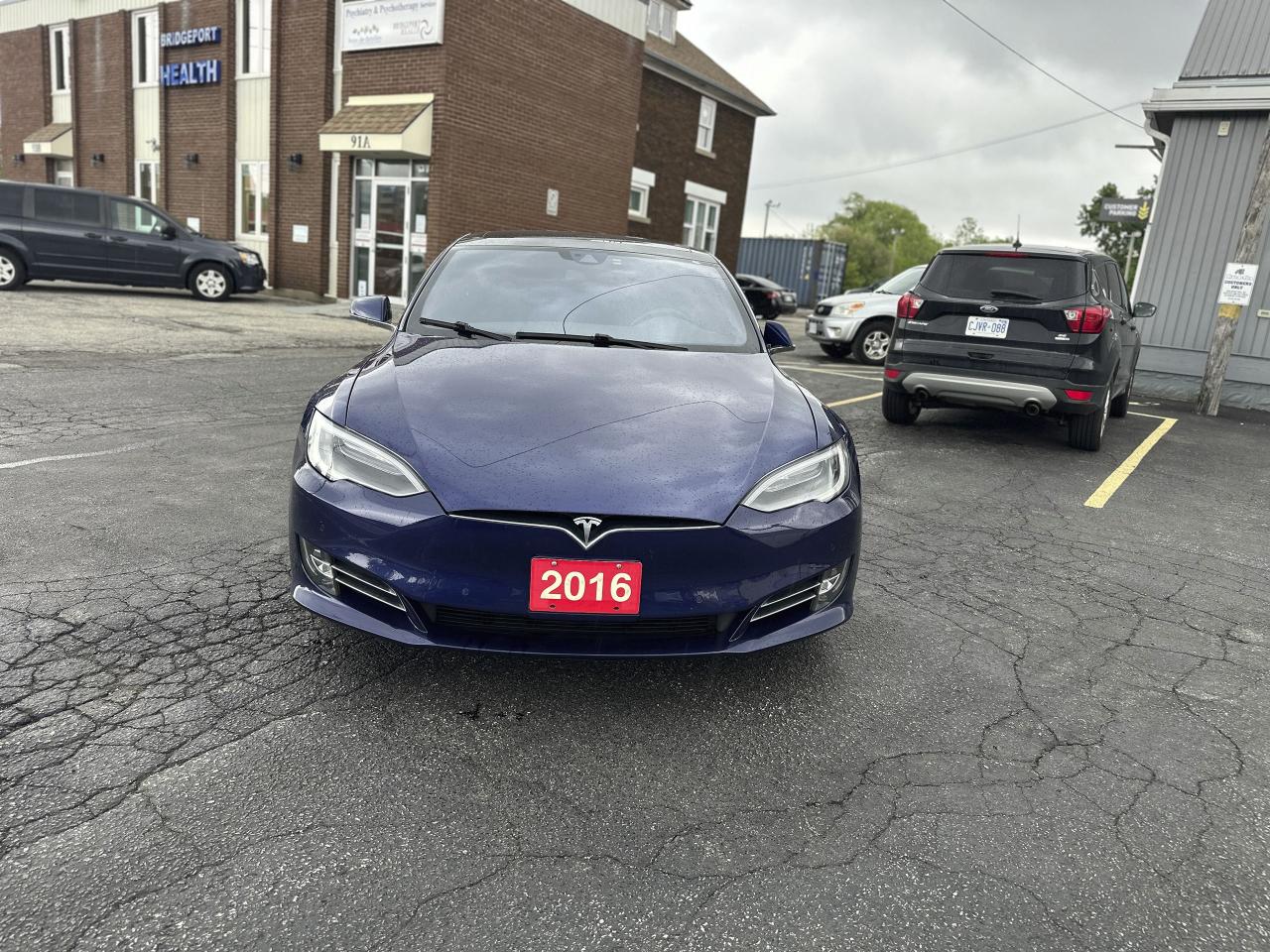 2016 Tesla Model S 90 D - Photo #2