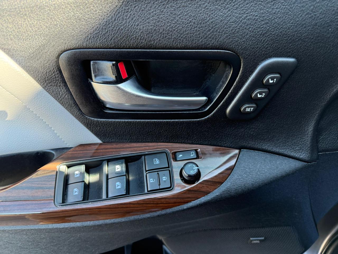 2020 Toyota Sienna XLE LIMITED 7-Passenger AWD - Photo #18