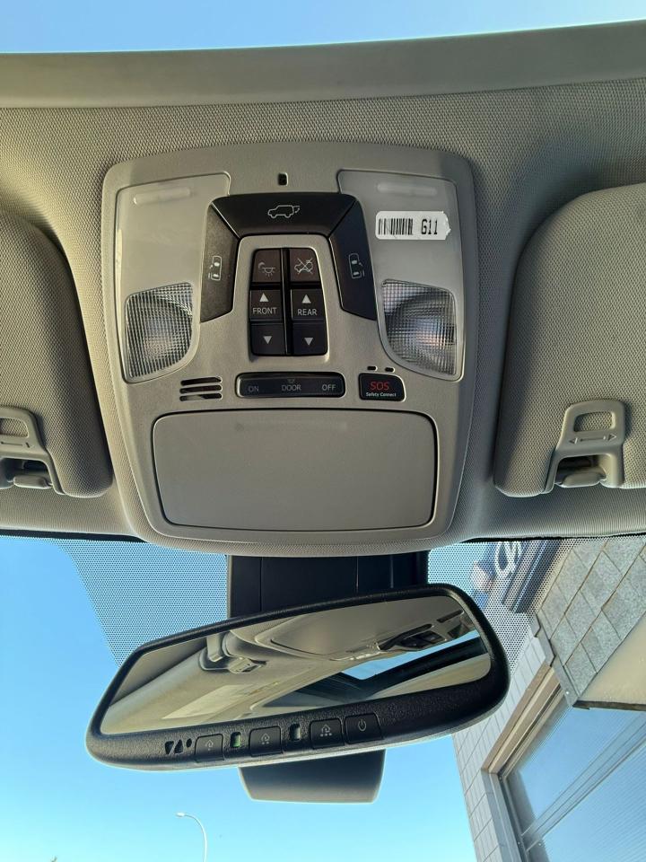 2020 Toyota Sienna XLE LIMITED 7-Passenger AWD - Photo #26