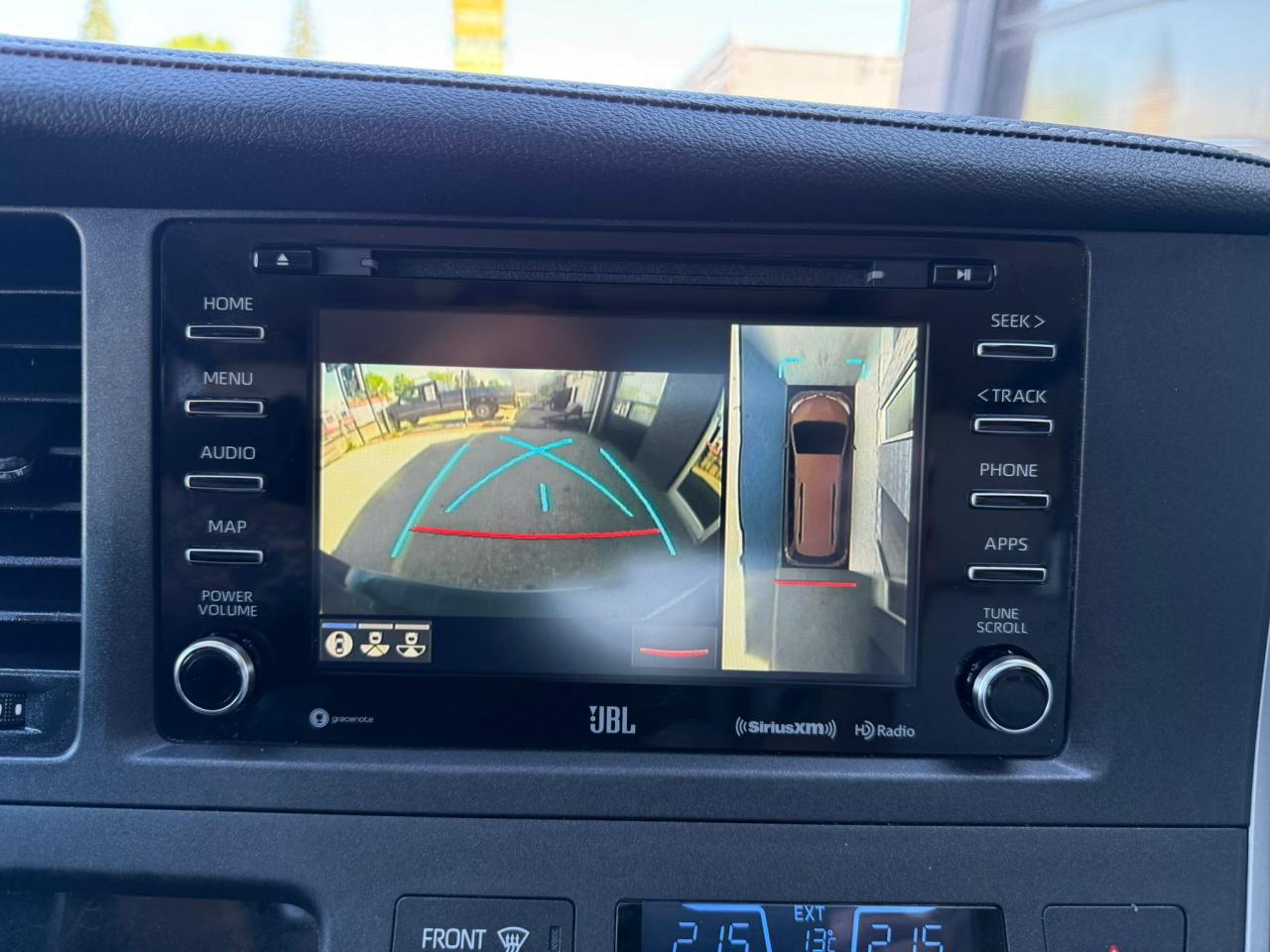 2020 Toyota Sienna XLE LIMITED 7-Passenger AWD - Photo #27