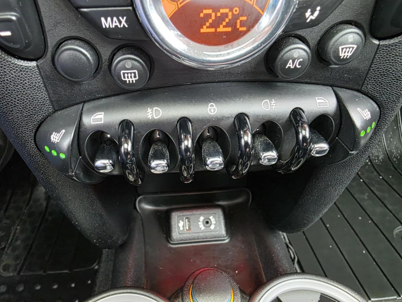 1748625713880