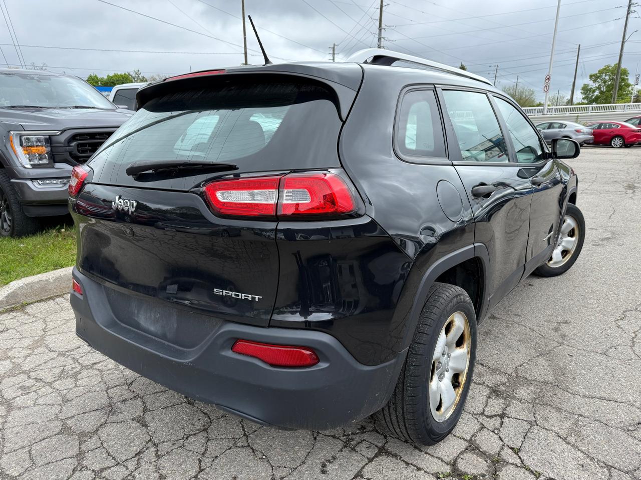 2015 Jeep Cherokee SPORT / AUTO / AC / YOU SAFETY YOU SAVE - Photo #3
