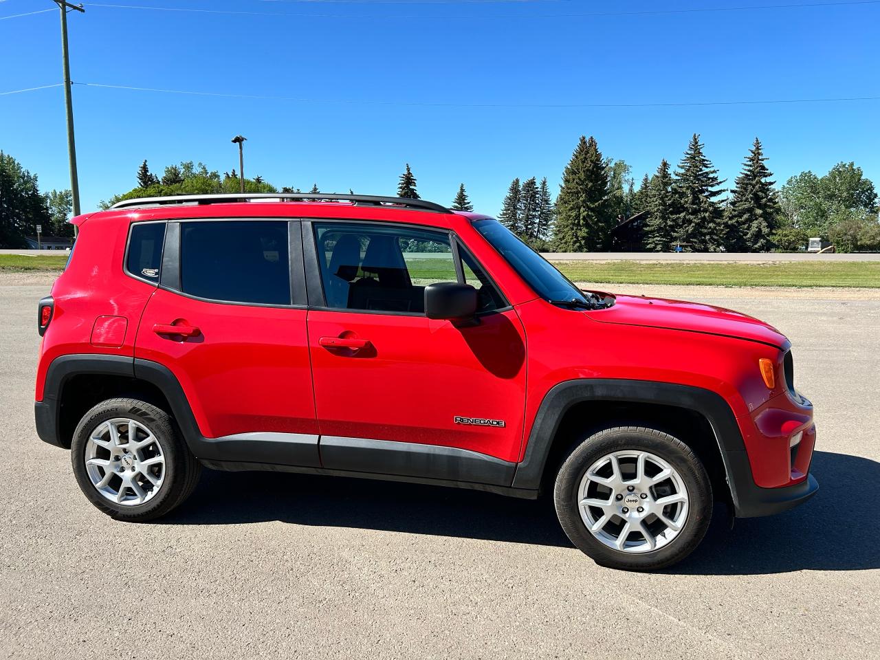 2023 Jeep Renegade North - Photo #4
