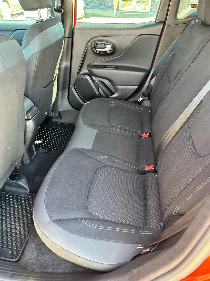 2023 Jeep Renegade North - Photo #6