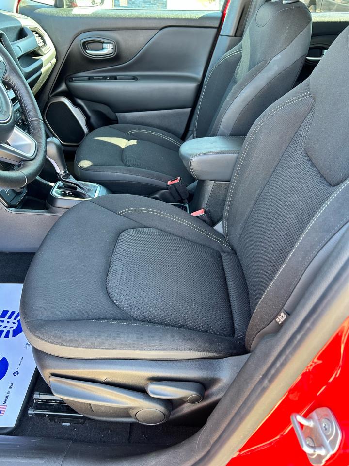 2023 Jeep Renegade North - Photo #8