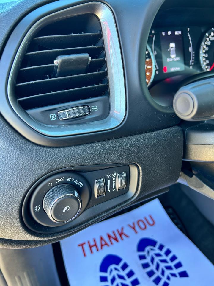 2023 Jeep Renegade North - Photo #9