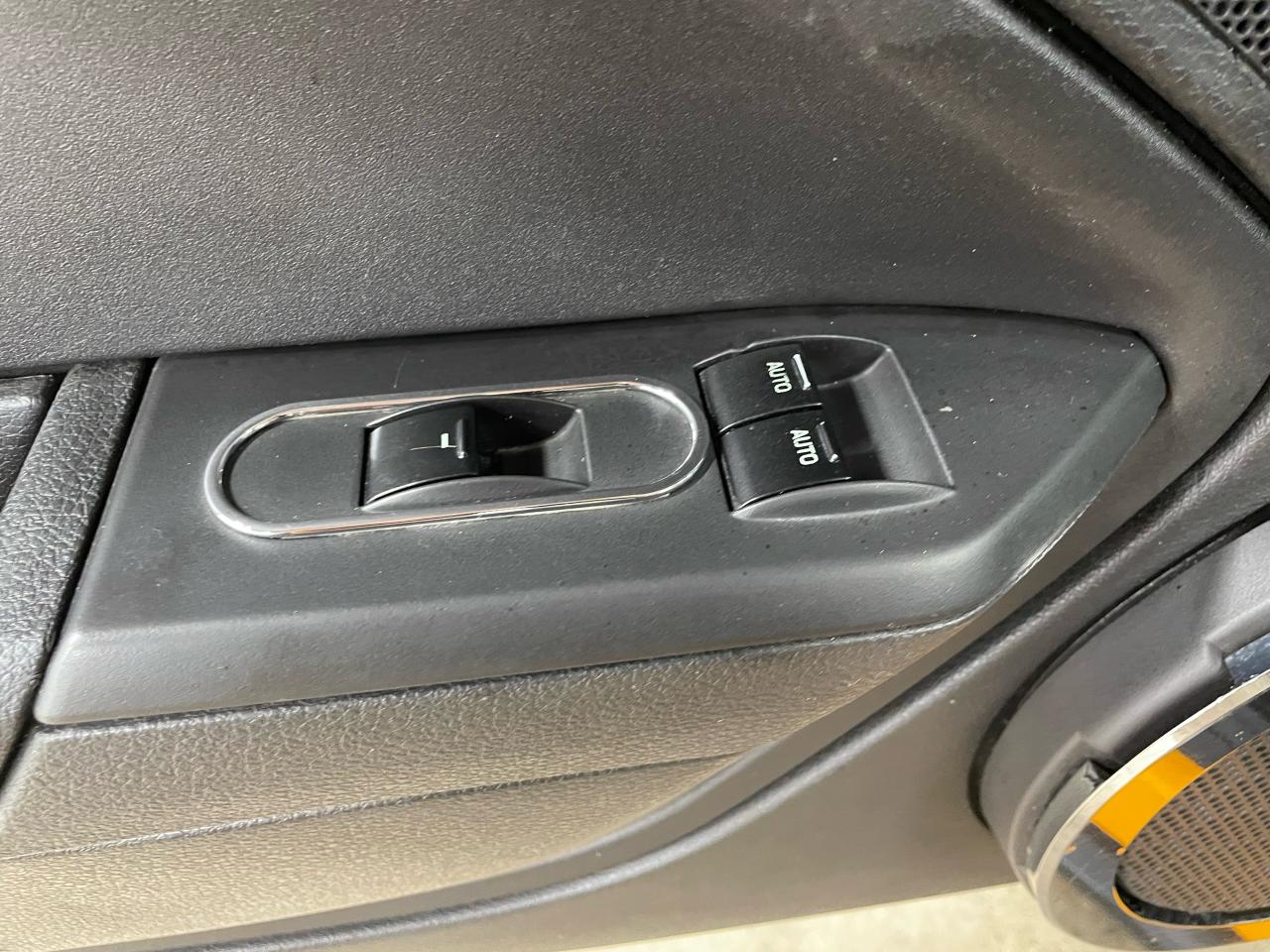 2007 Ford Mustang Convertible Photo10