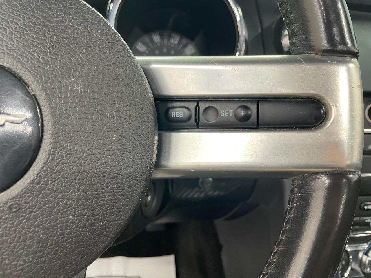 2007 Ford Mustang Convertible Photo14