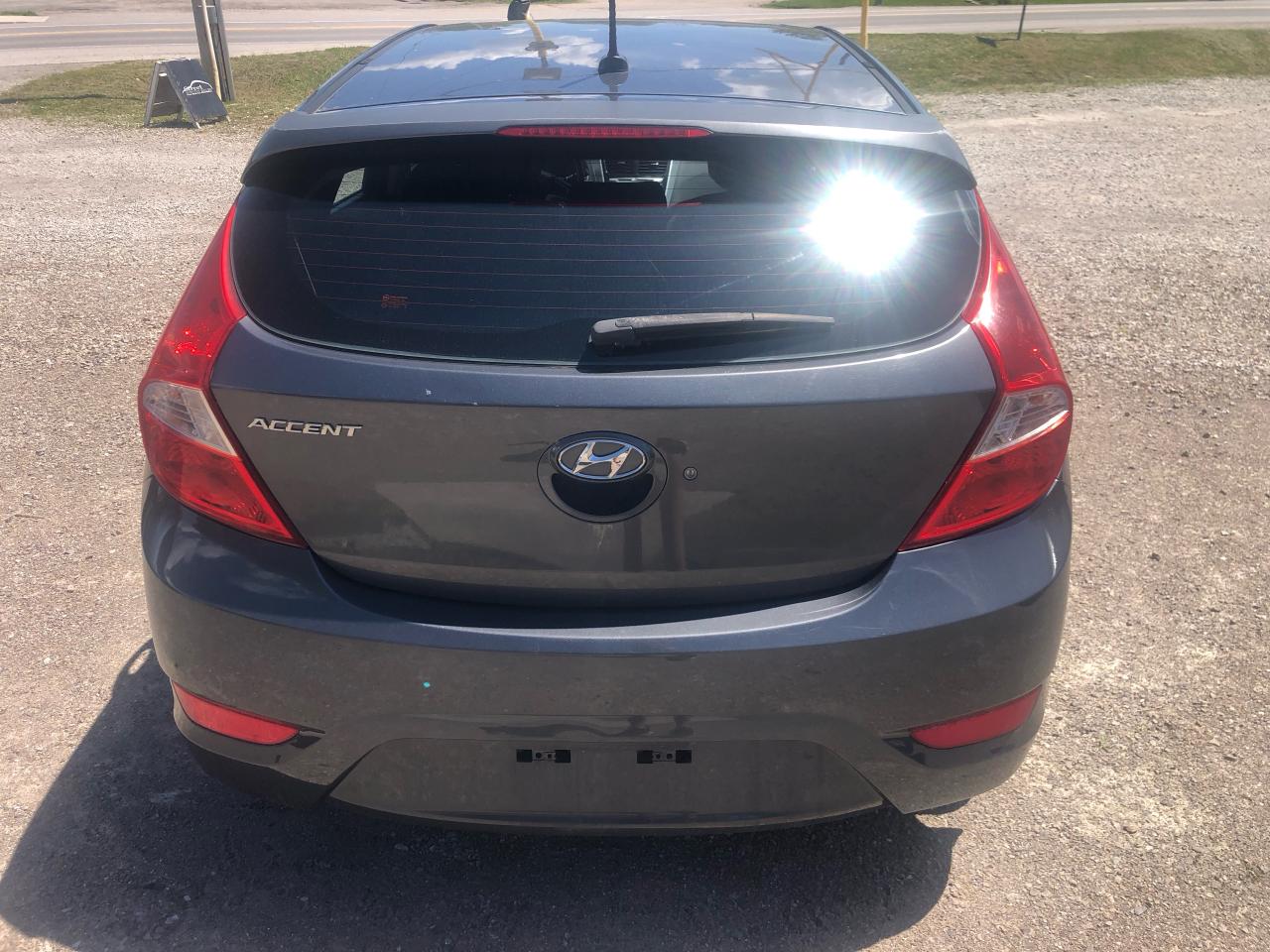 2013 Hyundai Accent GLS - Photo #4