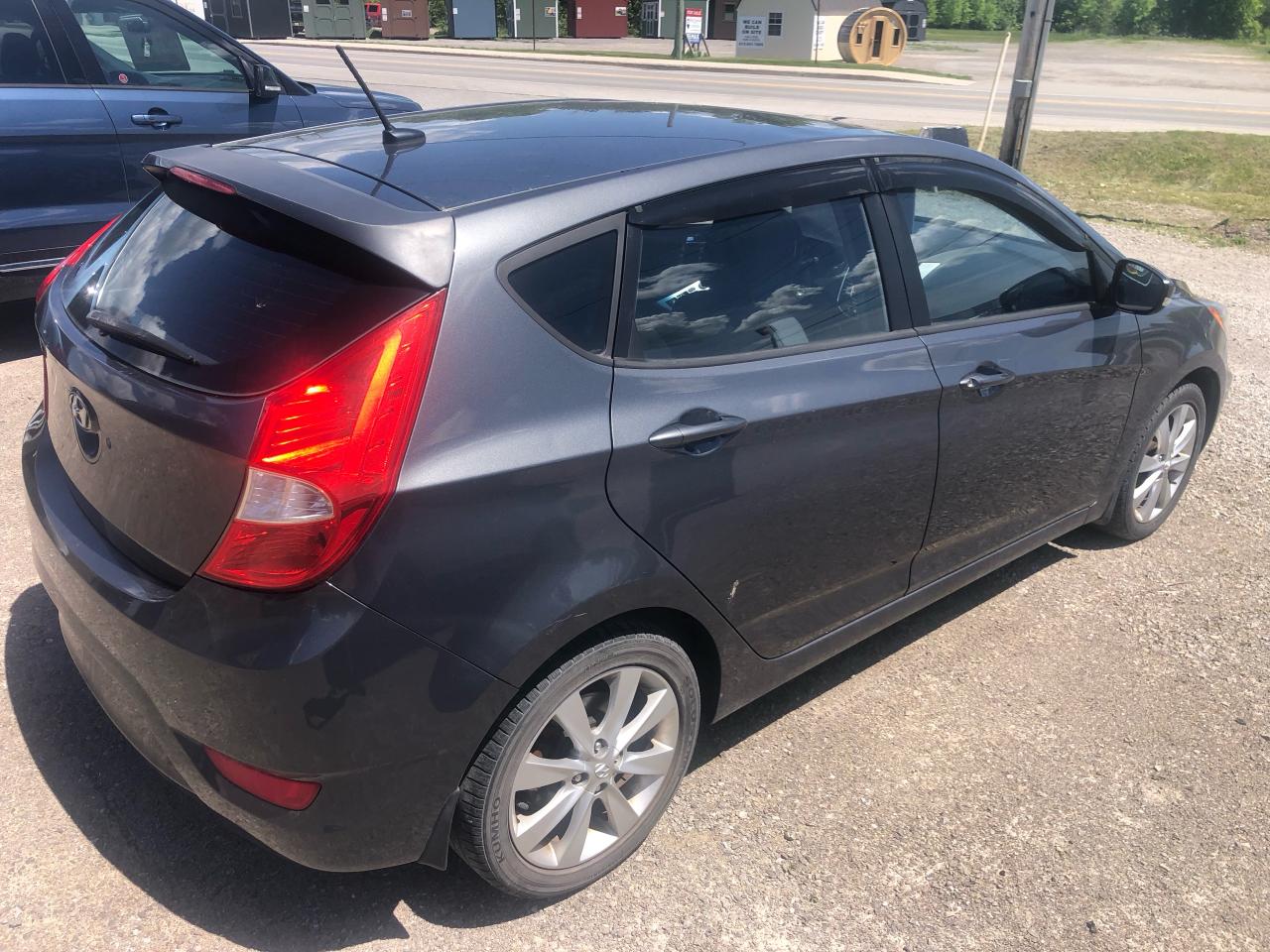 2013 Hyundai Accent GLS - Photo #3