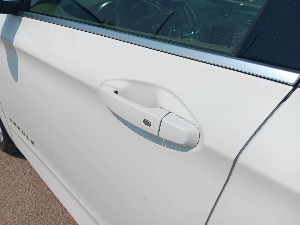 2018 Chevrolet Impala LT, Leather, Sunroof, Remote, Bu Cam, Htd Steering - Photo #9