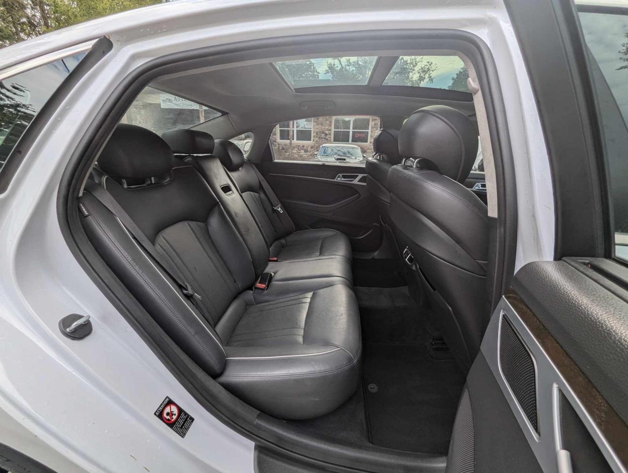2015 Hyundai Genesis Ultimate - Photo #22