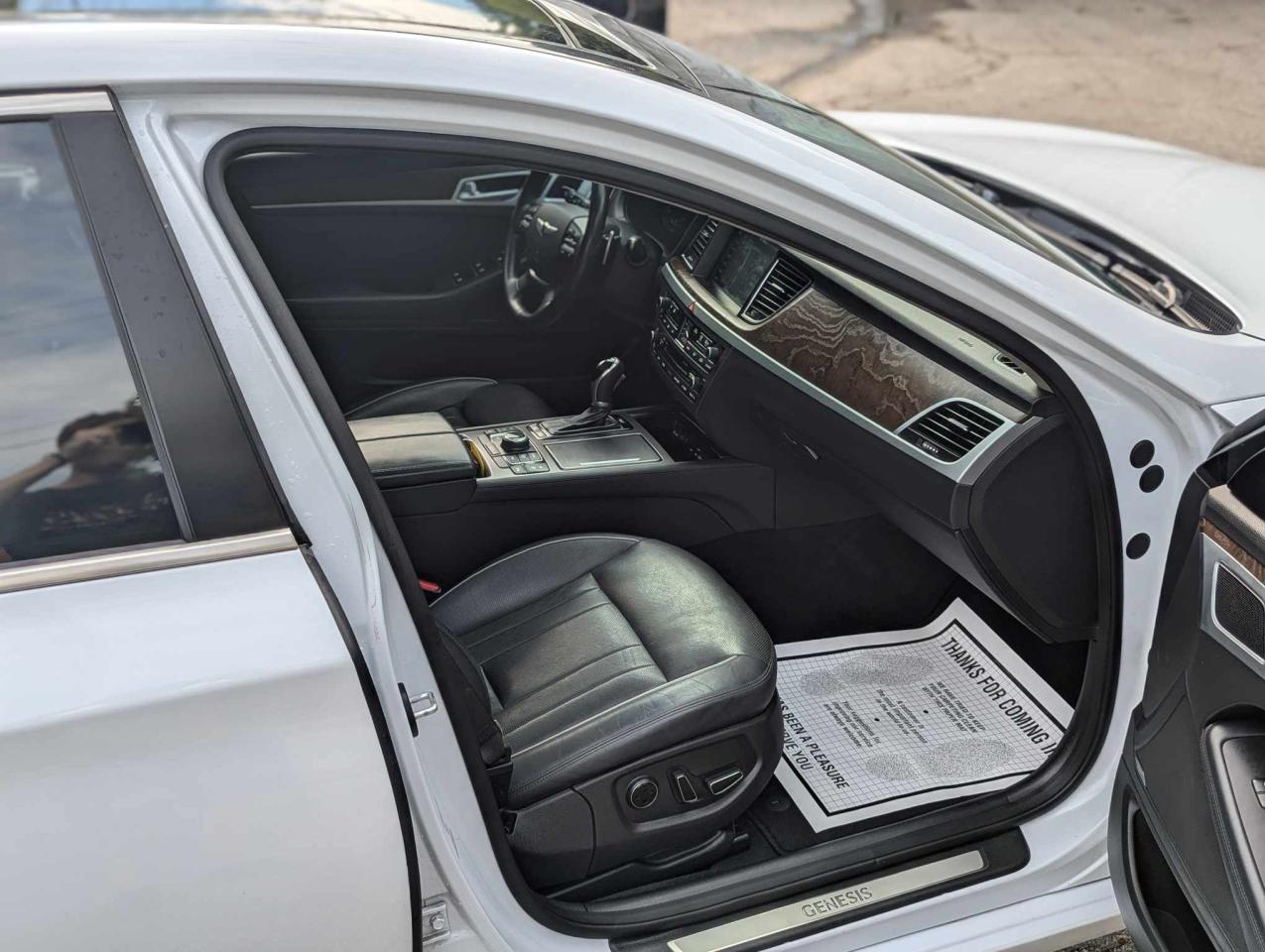 2015 Hyundai Genesis Ultimate - Photo #23