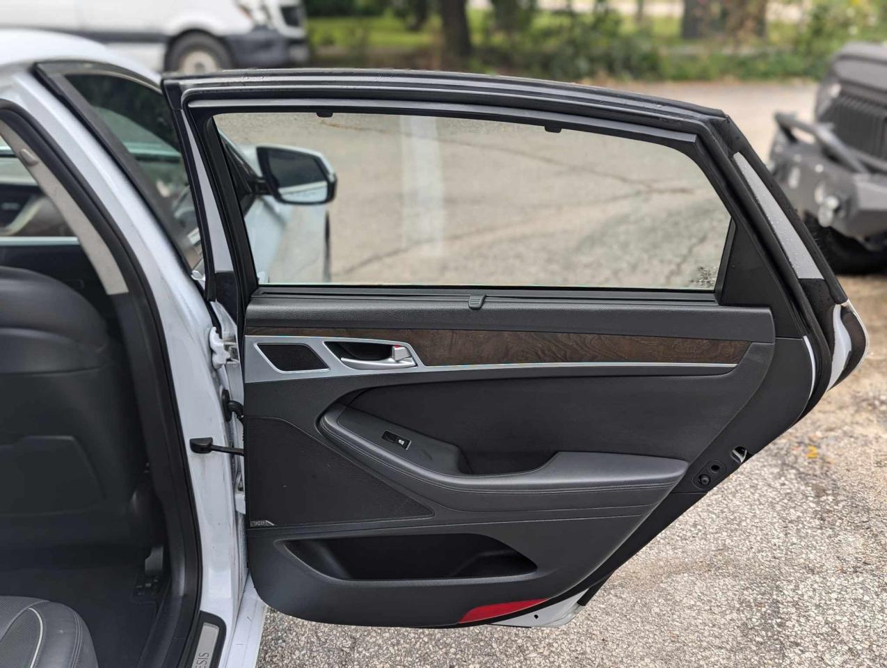 2015 Hyundai Genesis Ultimate - Photo #21