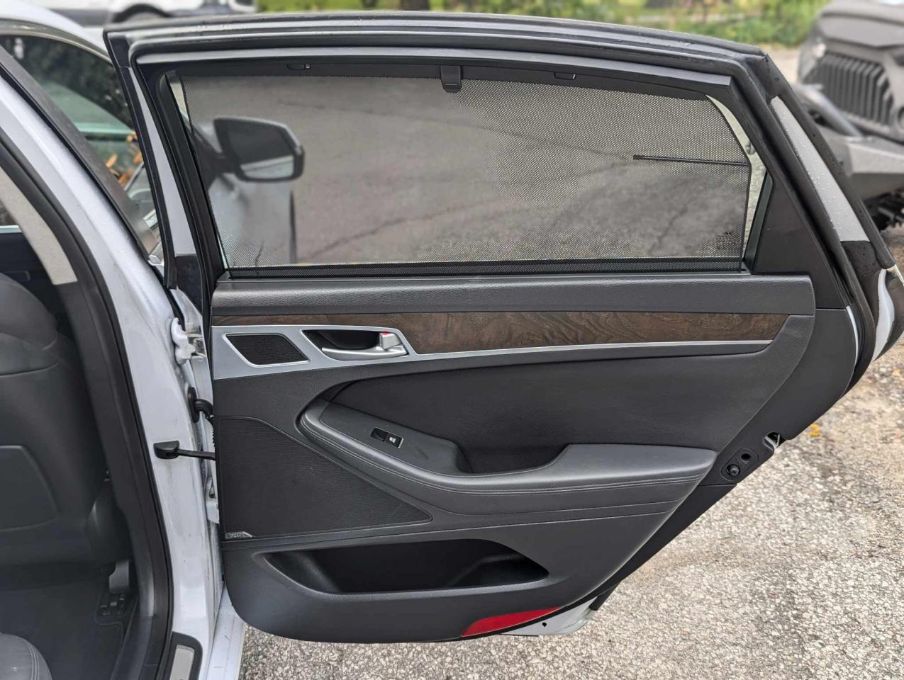 2015 Hyundai Genesis Ultimate - Photo #20