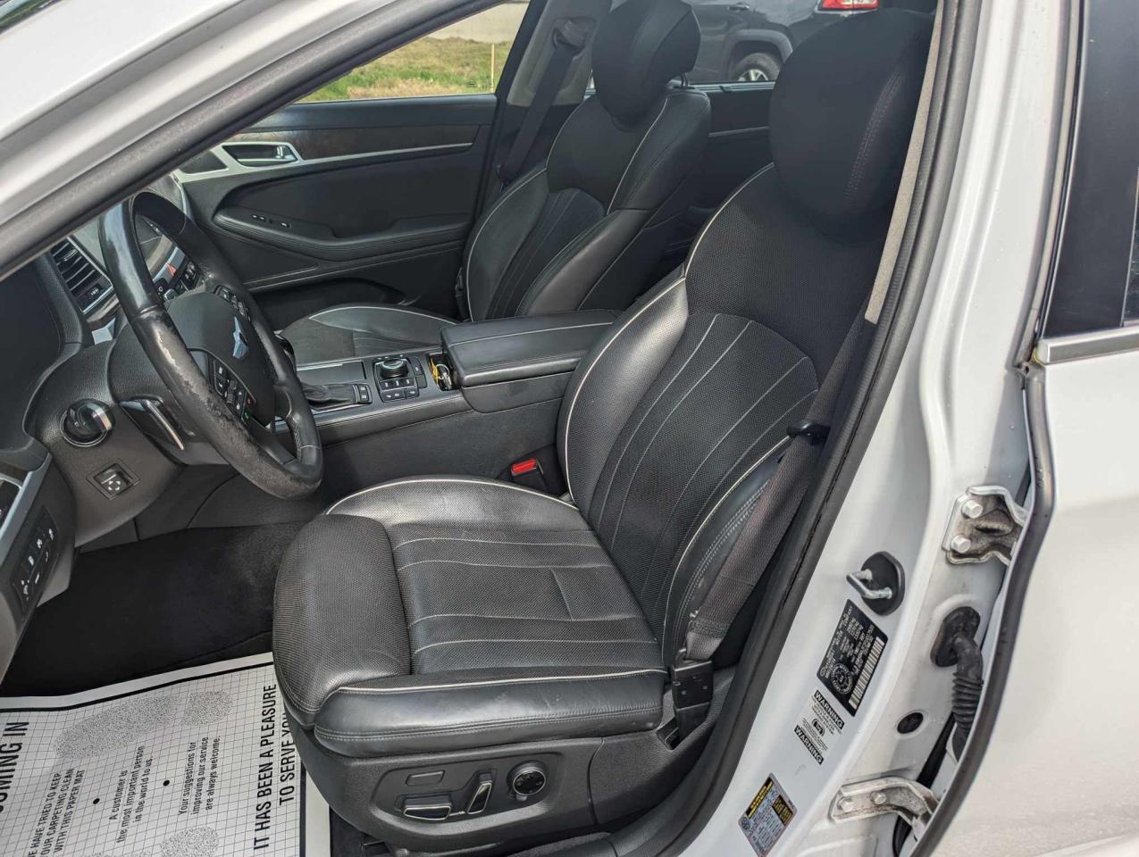 2015 Hyundai Genesis Ultimate - Photo #14